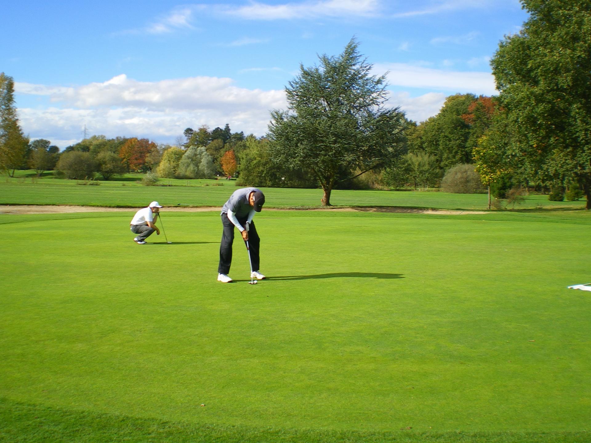 Finale à Mionnay: Michaël au putting au n°4