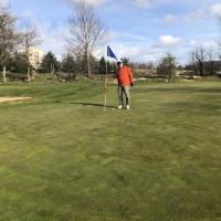 Par 4 n°2: birdie donné pour Yves après une belle approche au fer 8