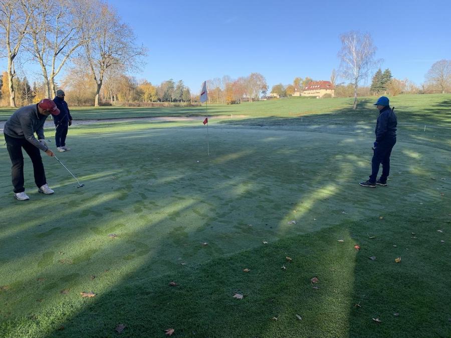 02 un froid de canard sur le green du n 1