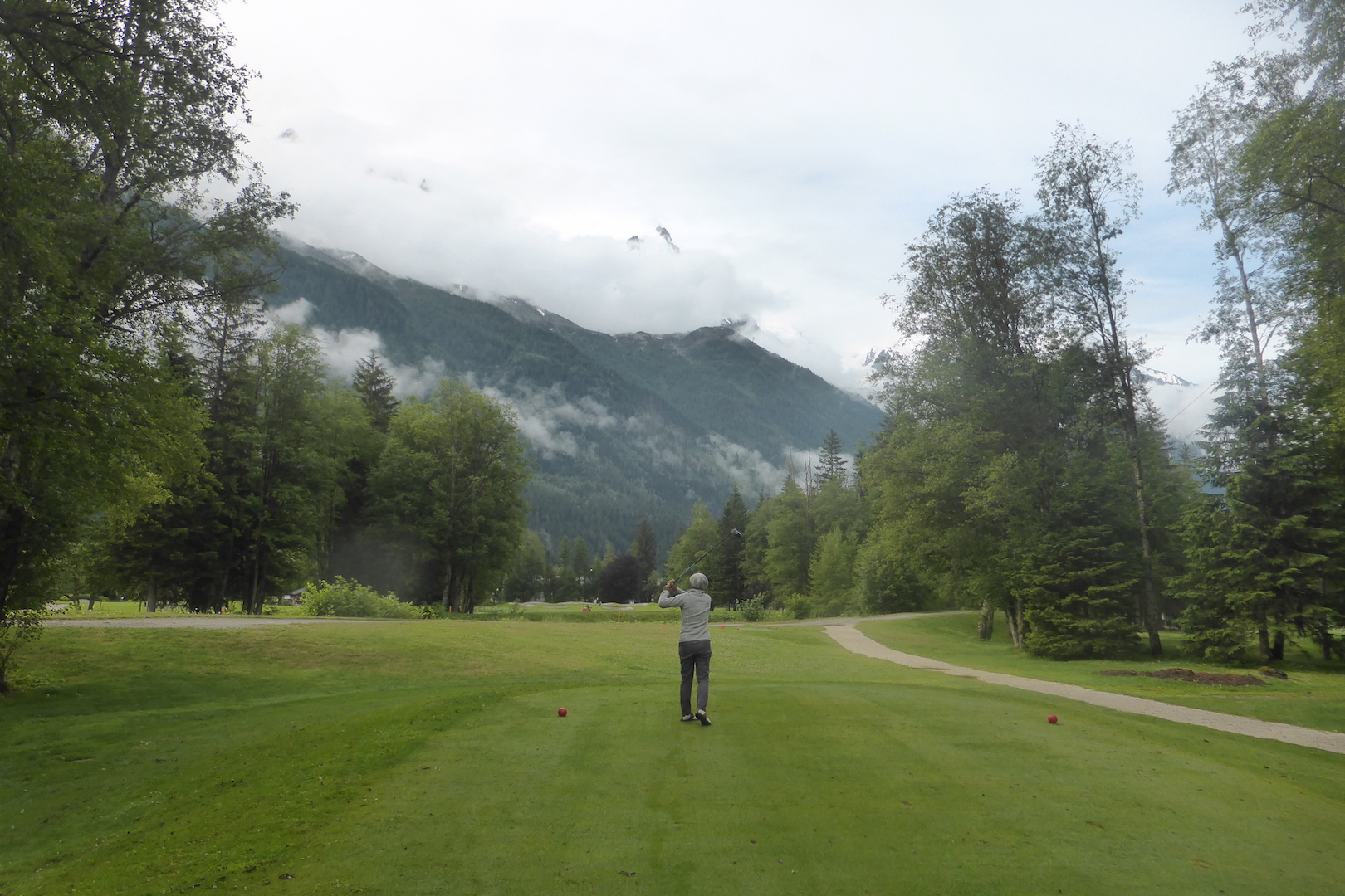 Françoise drive le par 4 n°2