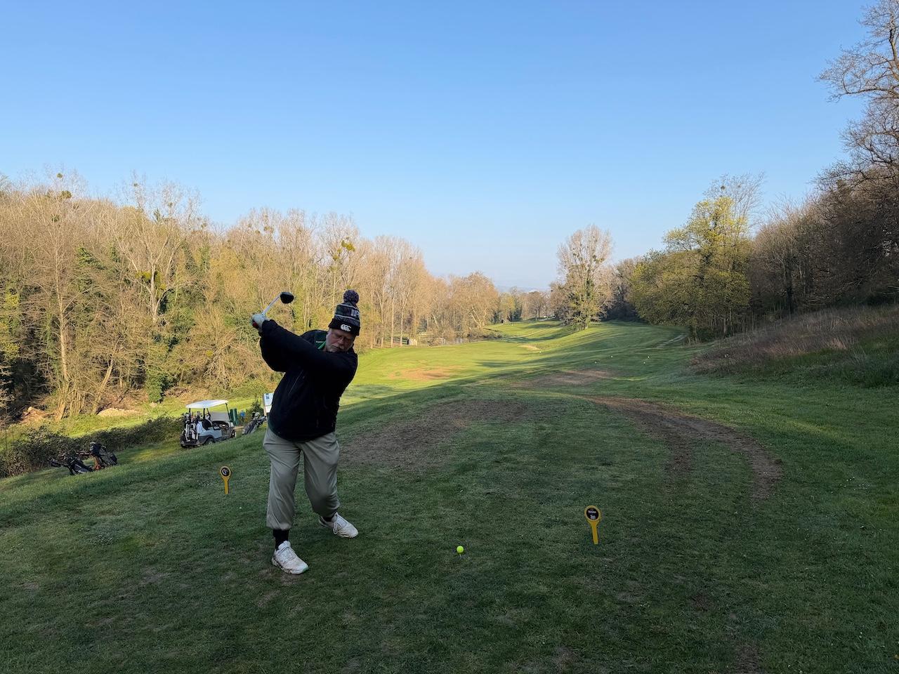 Drive de Gérard au n°18, tôt le matin