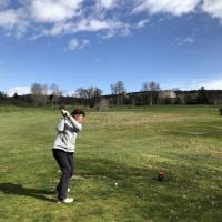 Drive de Martine au par 5 n°13 ...