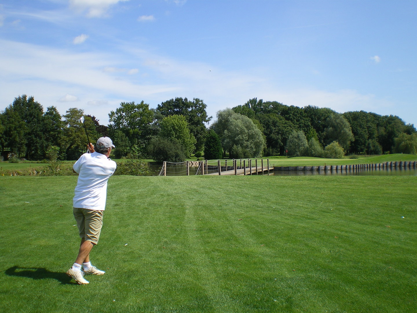 Félix: bon coup de wedge vers le green du par 5 n°15