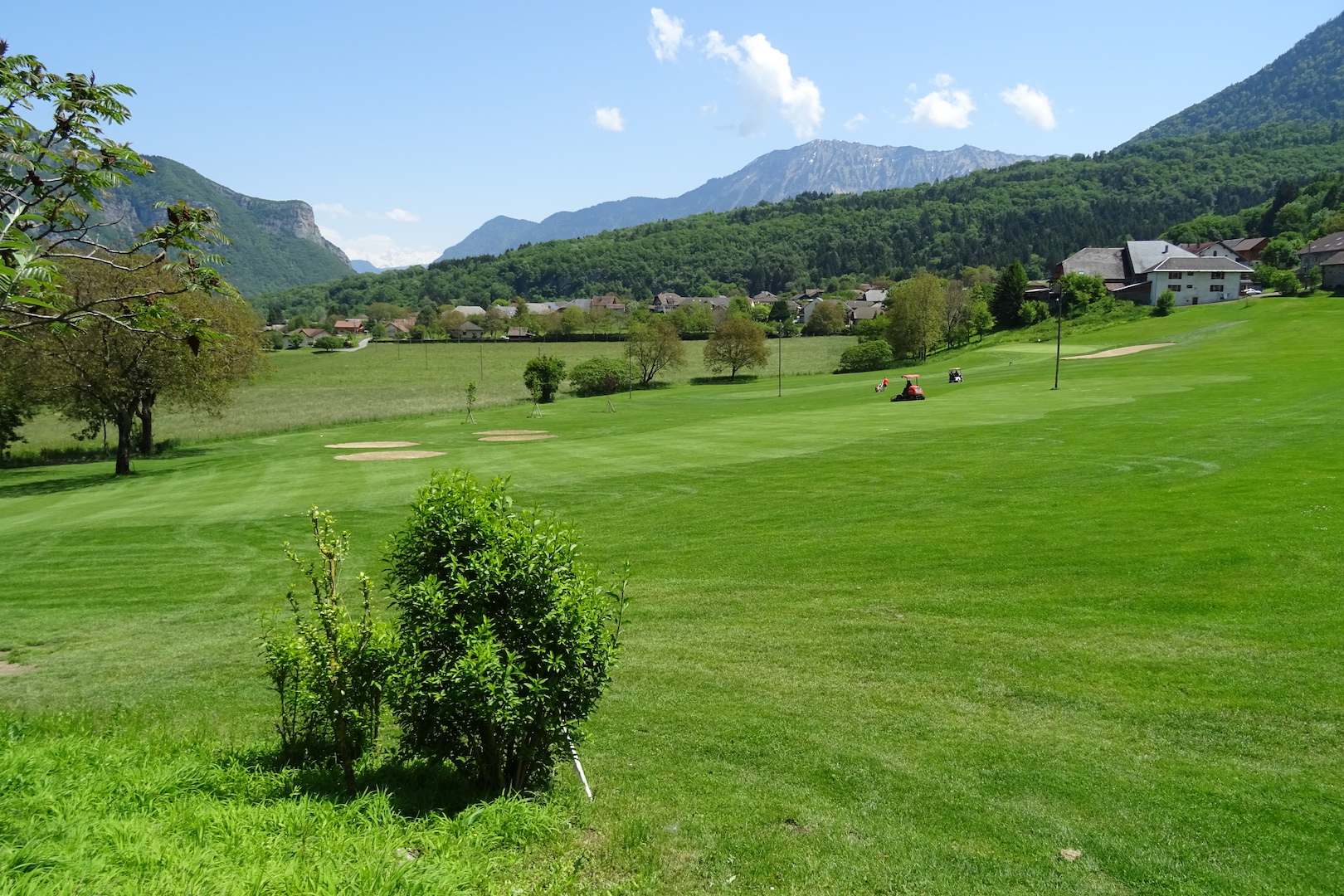 Le Mont-Blanc et le fairway du n°9