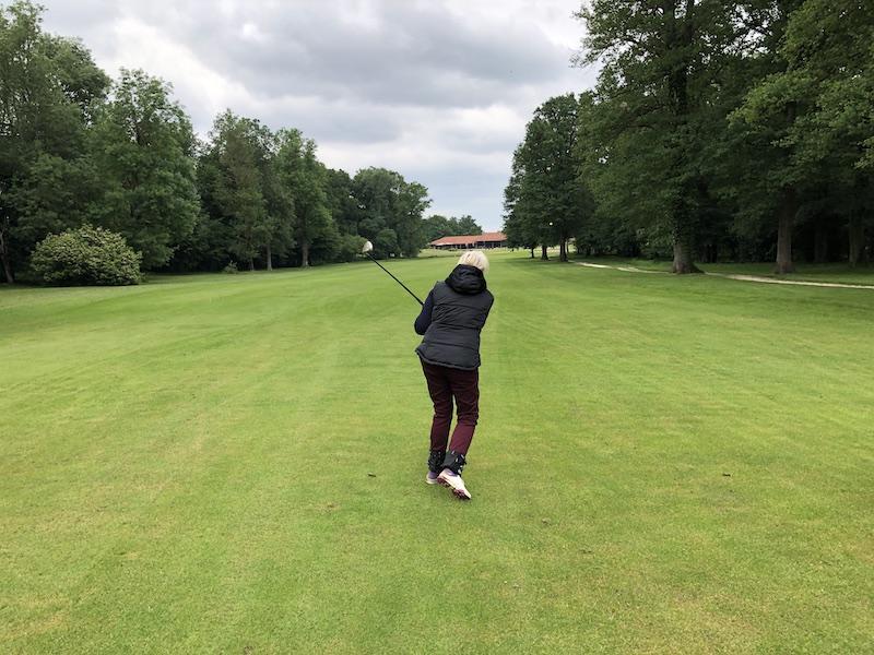 Myriam, sur le fairway du n°18