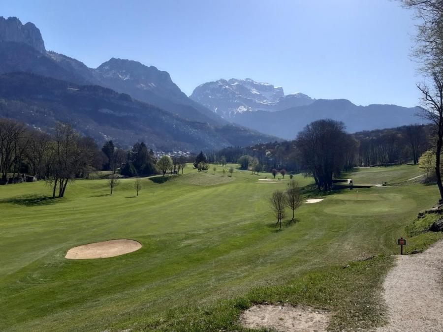 Depuis le départ du par 3 n°16