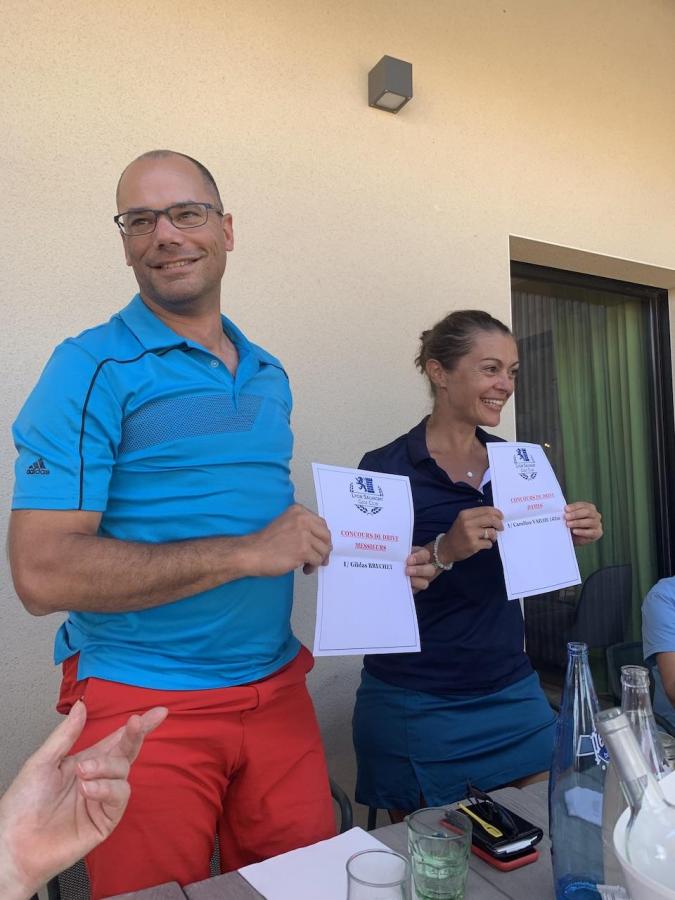 33 caroline et gildas gagnants des concours de drive