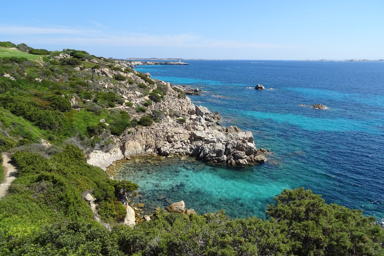 ... nécessite de survoler une crique sur un bon 130 m