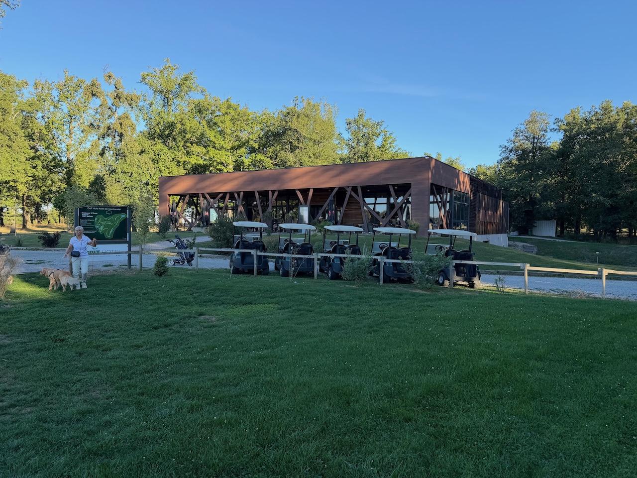 Le club-house de Montpensier