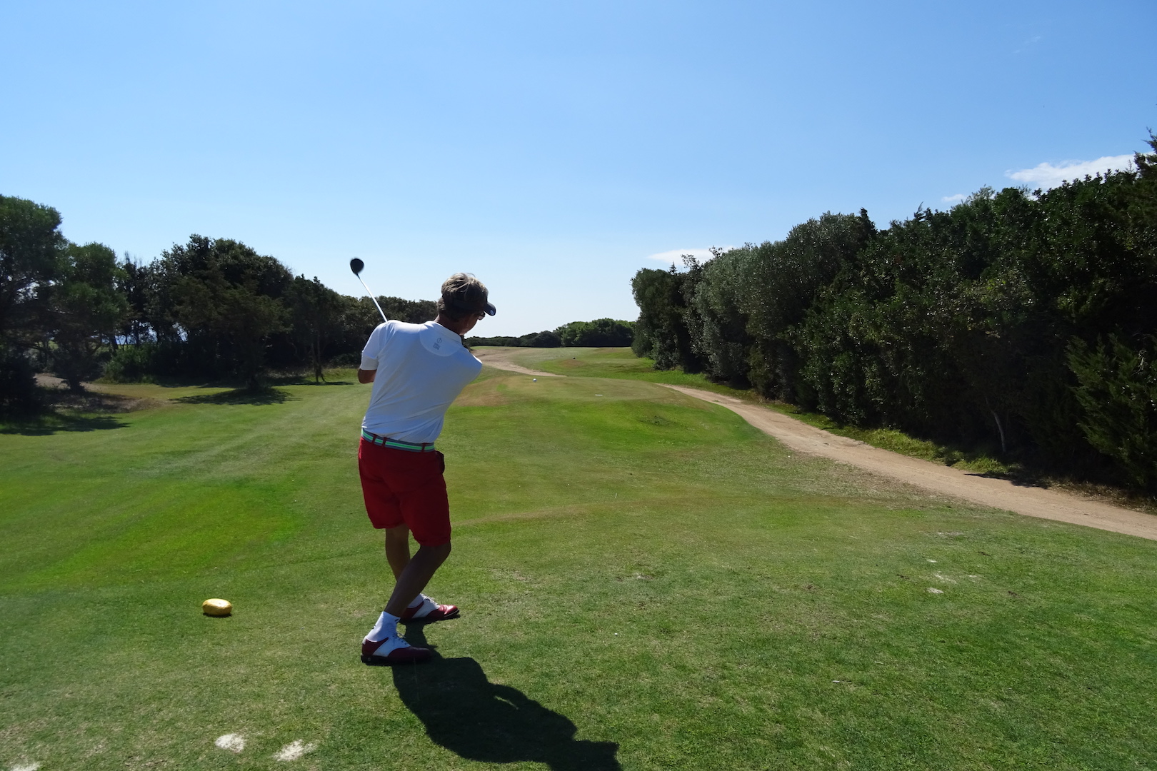 Per drive le par 4 n°15, dogleg gauche en bordure de falaise