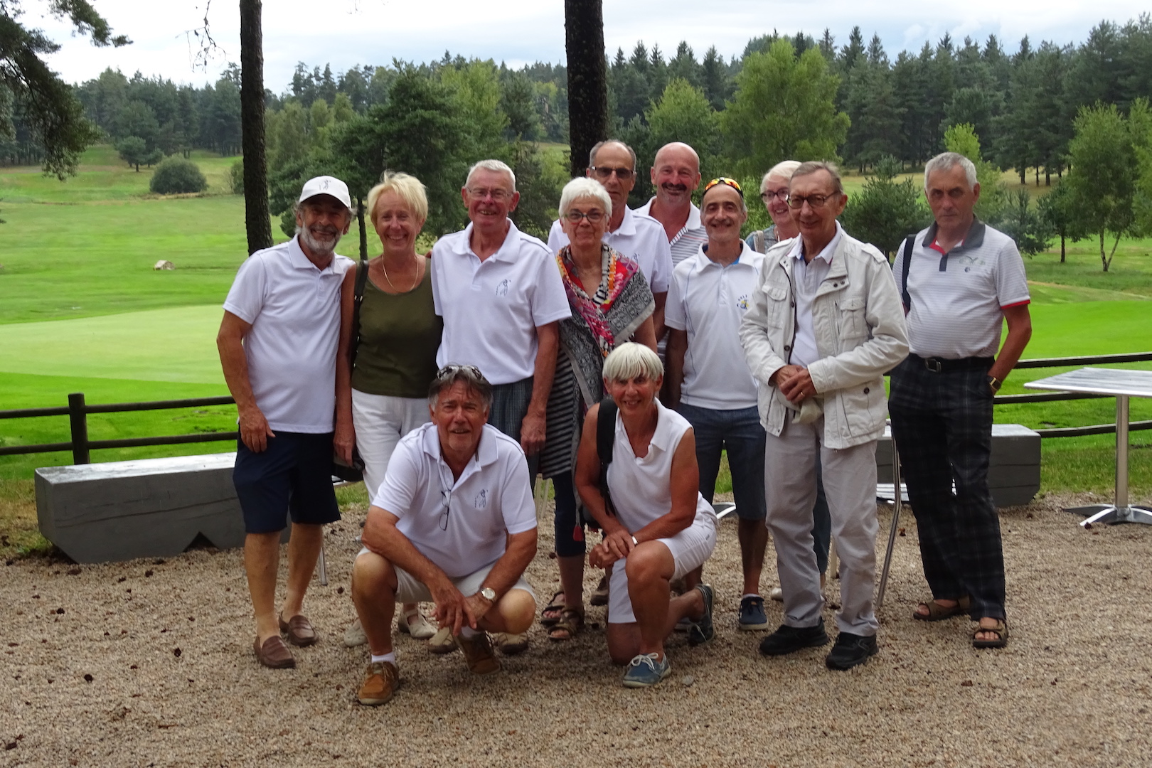 La photo de groupe, après la pluie