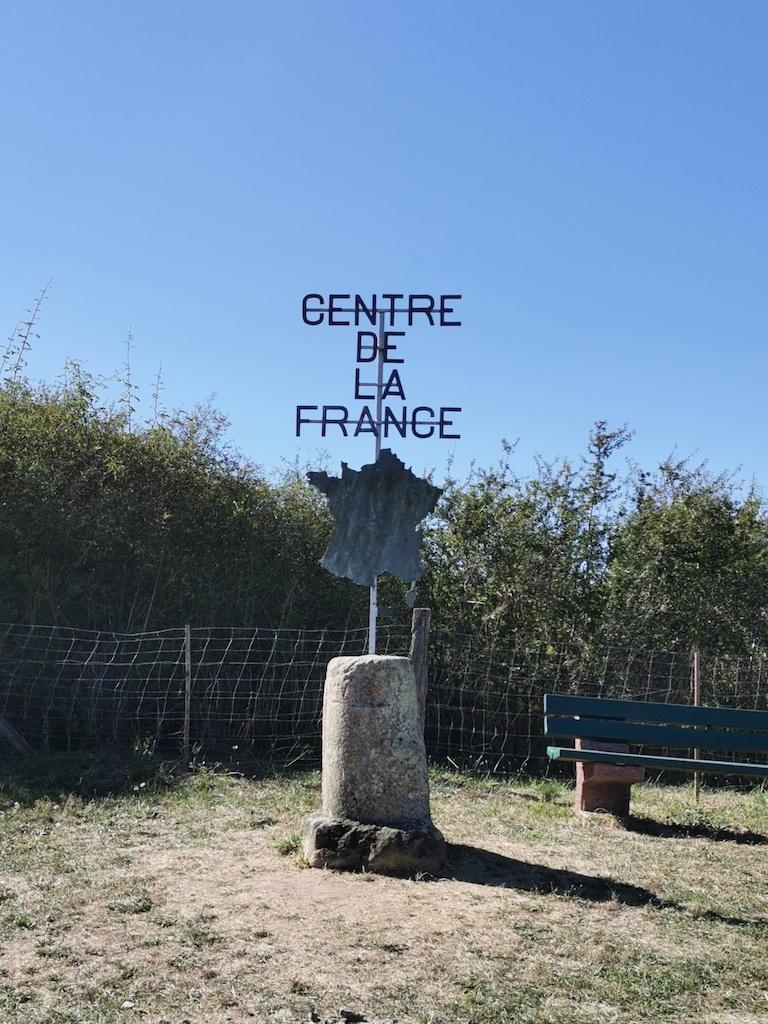 Le Bourbonnais, centre géométrique de la France (copyright Quinton)