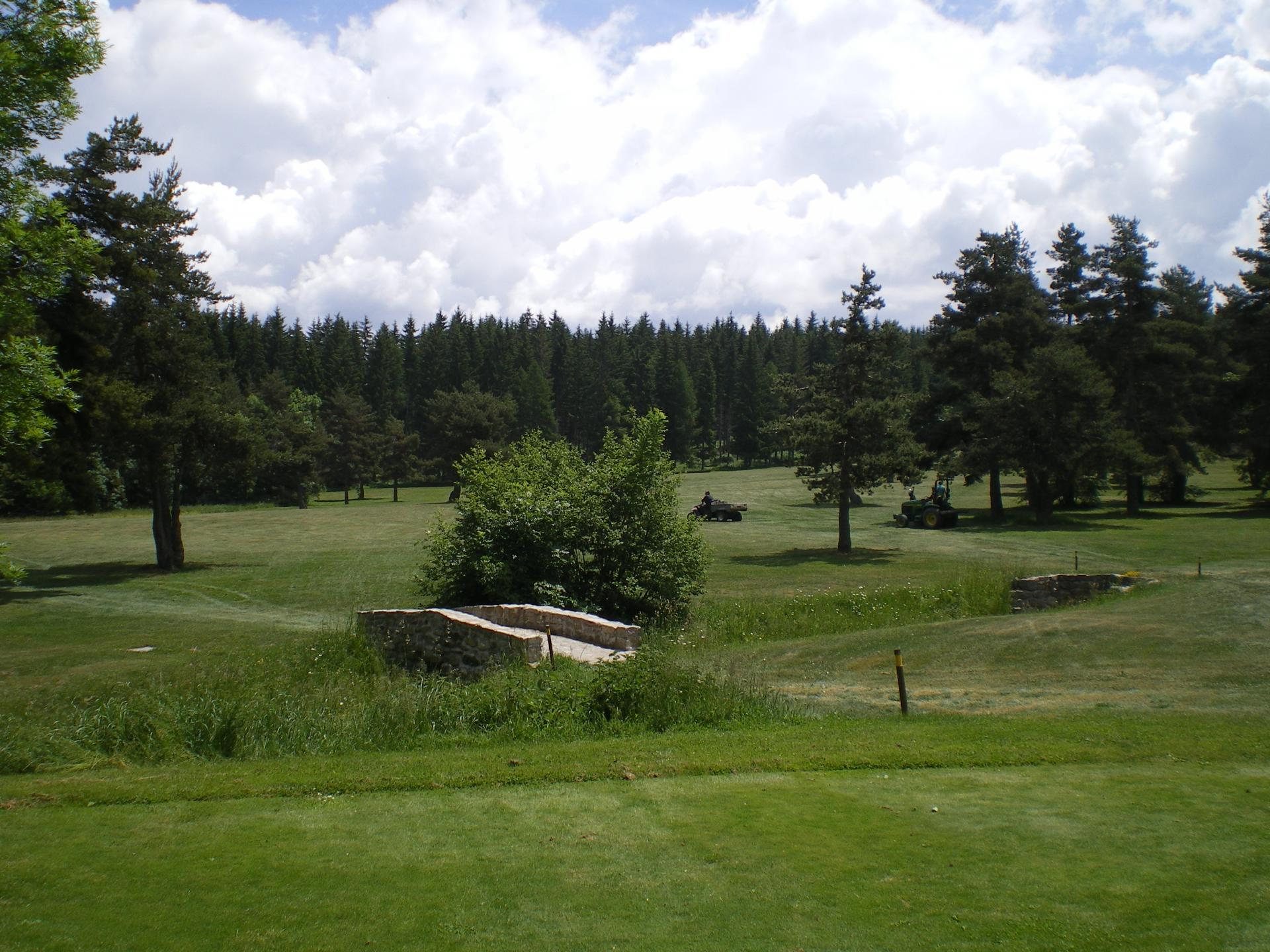 Ce que voient les golfeurs au départ du par 4 n°1