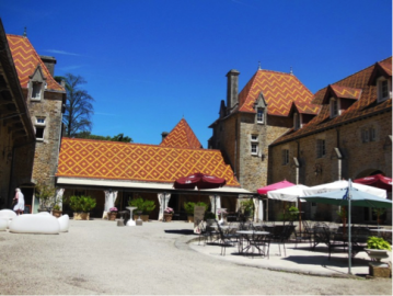 La cour avec le proshop